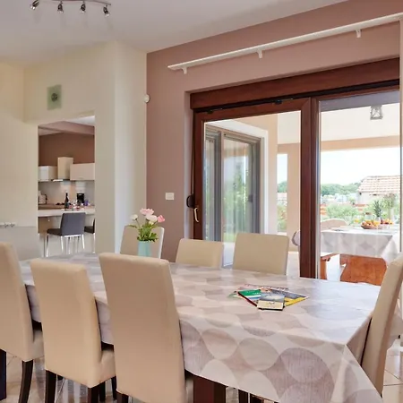 Bartona For 8 Persons With Private Swimmingpool Villa *