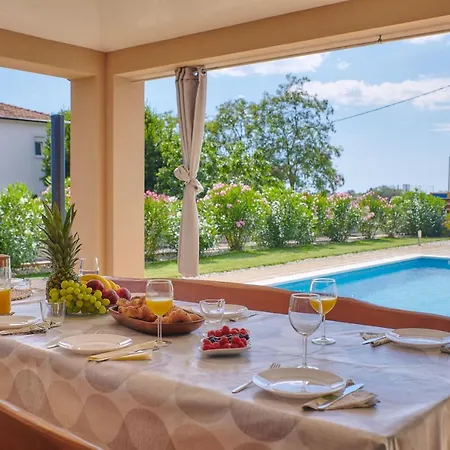 Bartona For 8 Persons With Private Swimmingpool Villa