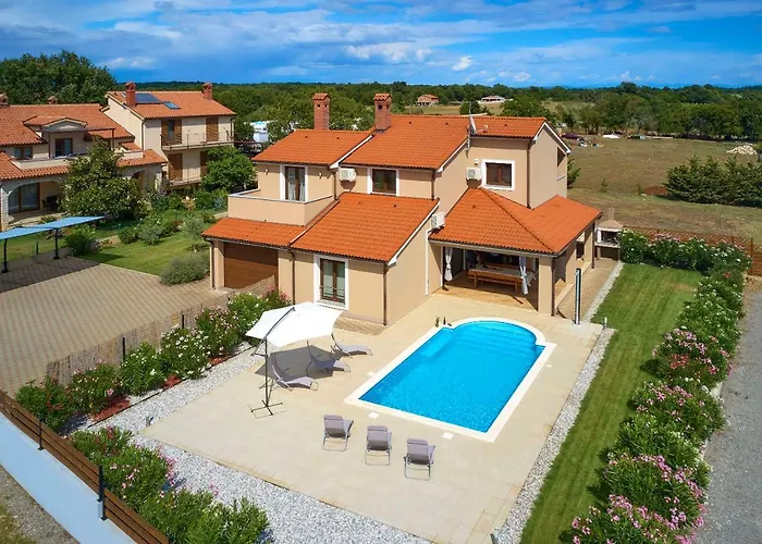 וילה Bartona For 8 Persons With Private Swimmingpool
