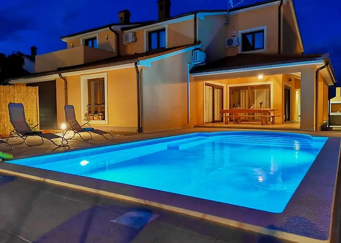 Villa Bartona For 8 Persons With Private Swimmingpool *