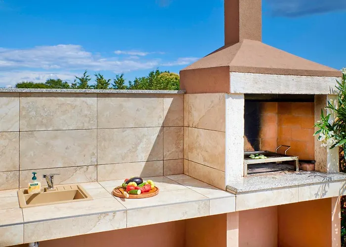 Bartona For 8 Persons With Private Swimmingpool * Pula