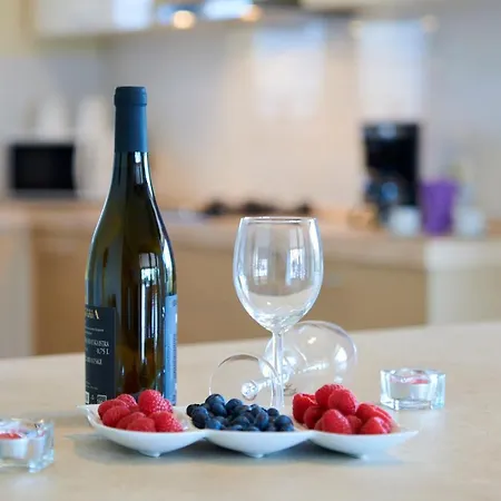 Villa Bartona For 8 Persons With Private Swimmingpool Pola