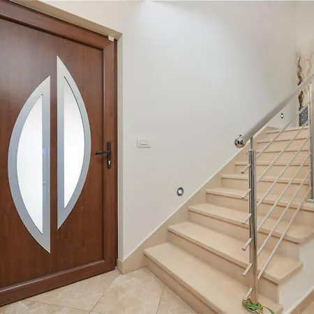 Bartona For 8 Persons With Private Swimmingpool Pola