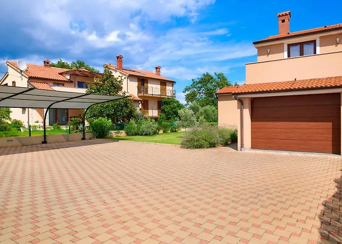 Villa Bartona For 8 Persons With Private Swimmingpool *