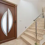 Bartona For 8 Persons With Private Swimmingpool Pula