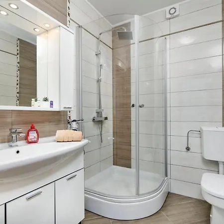 Vila Bartona For 8 Persons With Private Swimmingpool